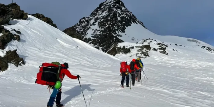 Ավստրիացի ալպինիստը դատապարտվեց. ընկերուհին սառեց մահացավ Գր...