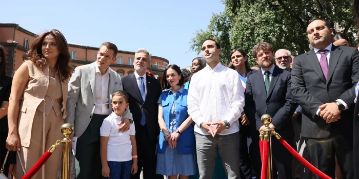 «Լա Բոհեմ». Երևանի սրտում բացվել է Շառլ Ազնավուրի արձանը
