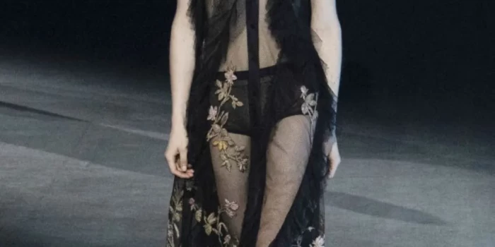 Հիմա ավելի քիչ զսպված. «Ազատիր կուրծքը» նորաձևության վերելքը