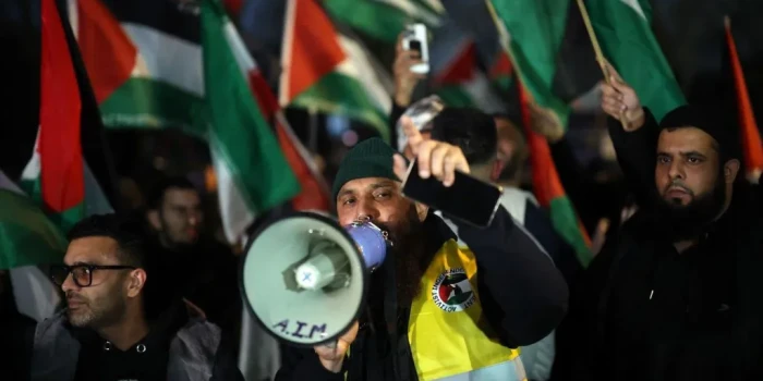 Հարյուրավոր բողոքողներ՝ «Ասթոն Վիլլա»-«Մաքաբի» խաղի նախօրեին