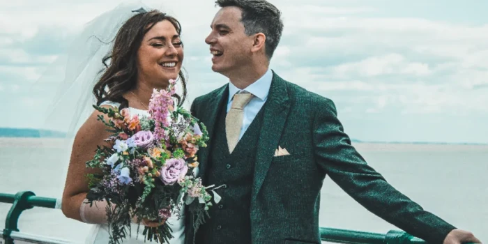 Զույգը հարսանիք է անում անծանոթների ներկայությամբ. վկաներին...