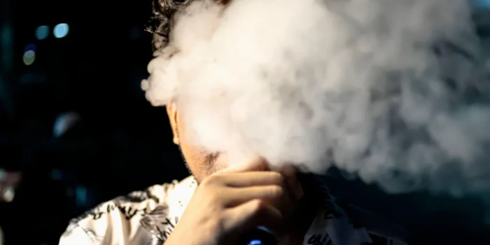 Սինգապուրում վեյպերներին դատապարտում են գավազանով հարվածների...