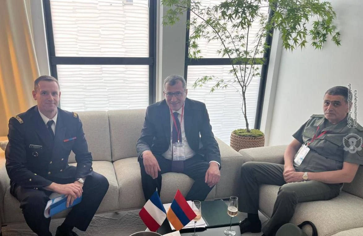 Կարեն Բրուտյանը մասնակցում է Ֆրանսիայի Լա Բուրժե քաղաքում ան...