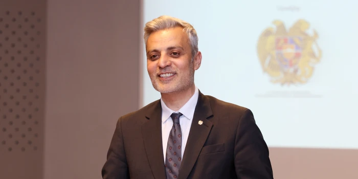 Դանիել Դանիելյանն ավարտական վկայականներ է հանձնել է «Կինոդպր...