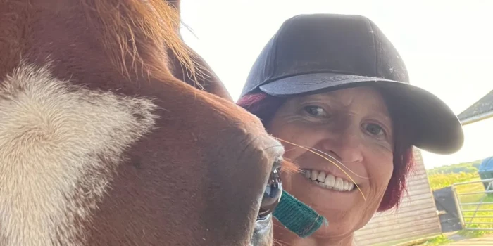 Հաքերները գողացան հազարավոր ֆունտեր՝ կոտրելով նրա հեռախոսը....